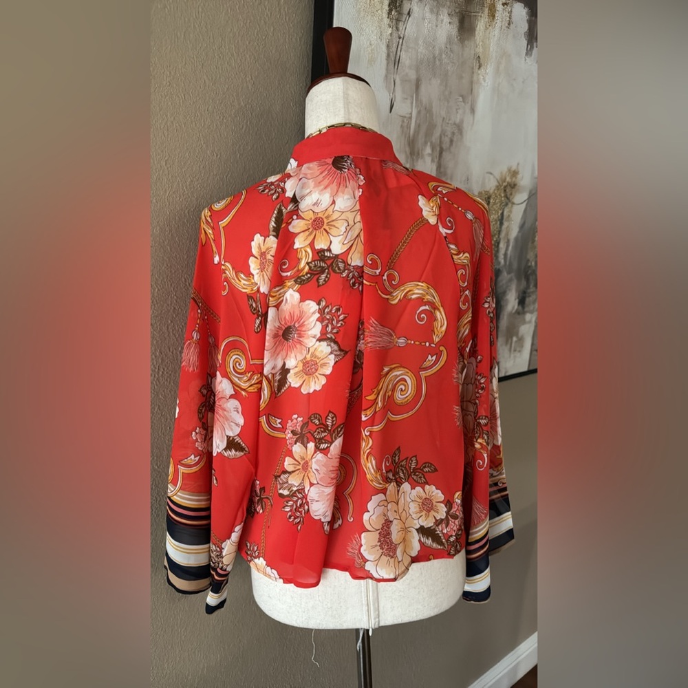 Floral Tie-Front Blouse - Red - Picture 14 of 14